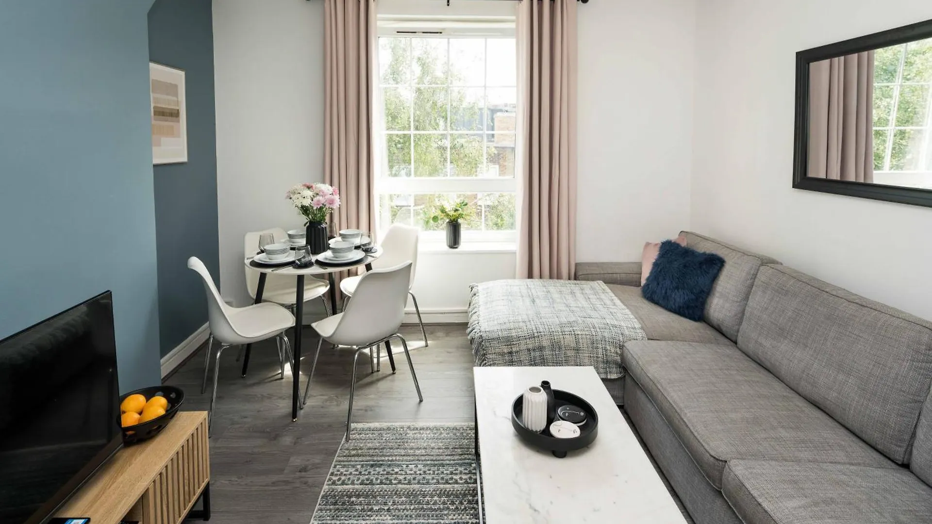 Sunny 2B-1B Flat Nr Borough Market, Central London