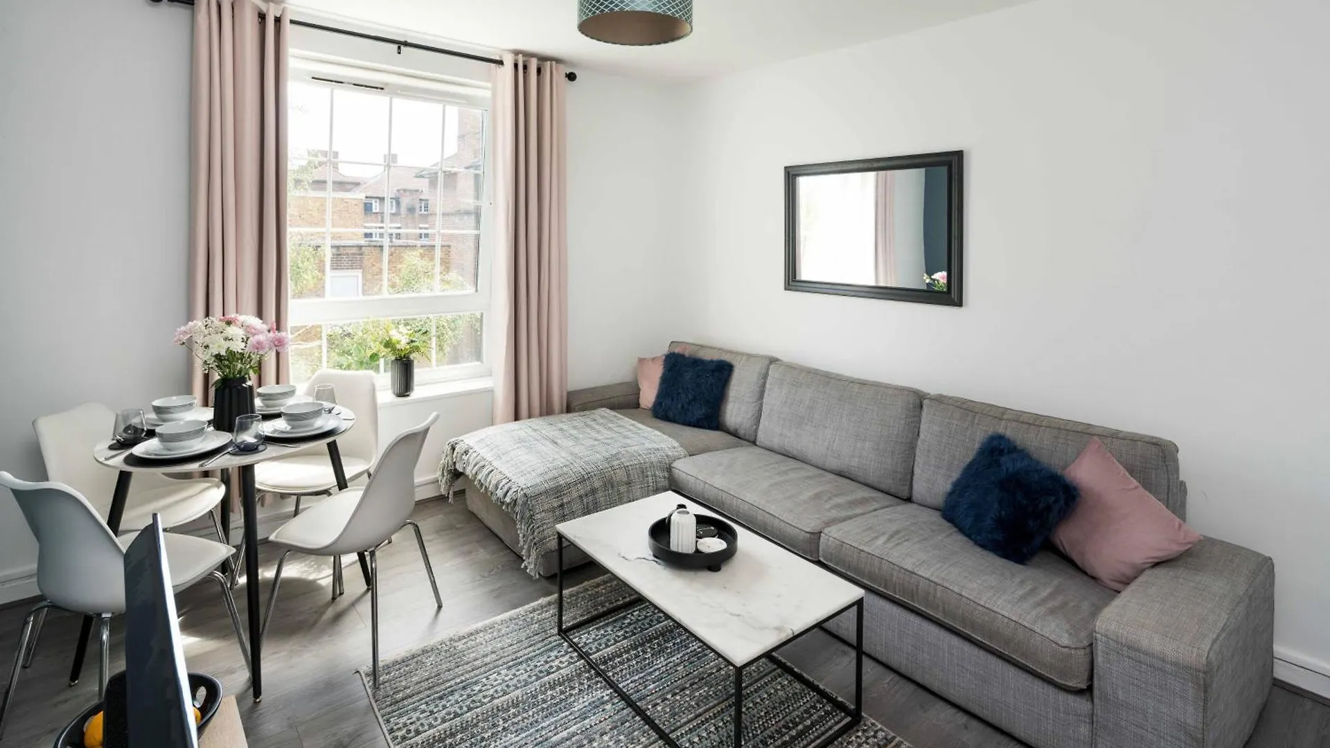 Sunny 2B-1B Flat Nr Borough Market, Central London 0*,