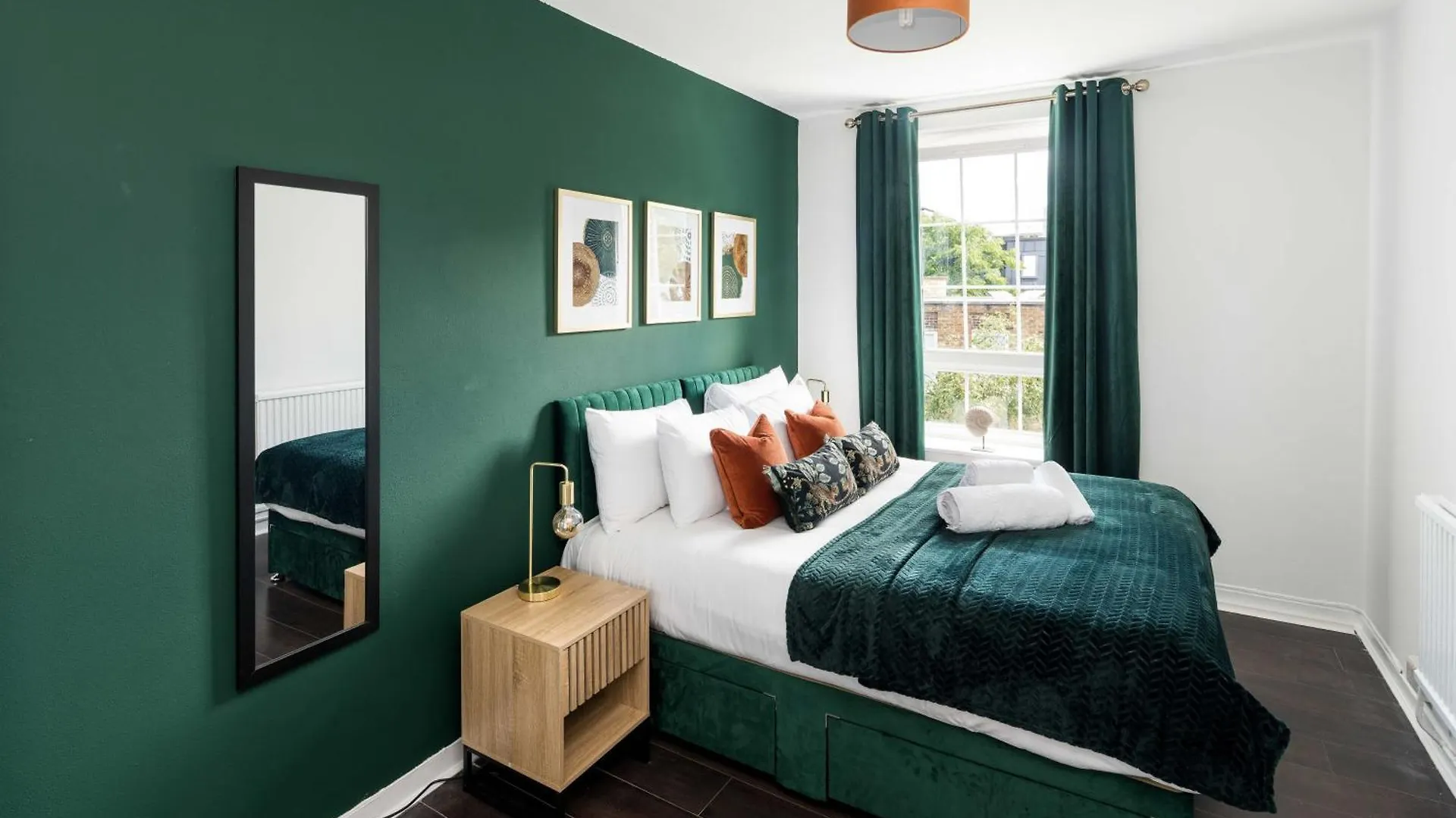 Sunny 2B-1B Flat Nr Borough Market, Central London